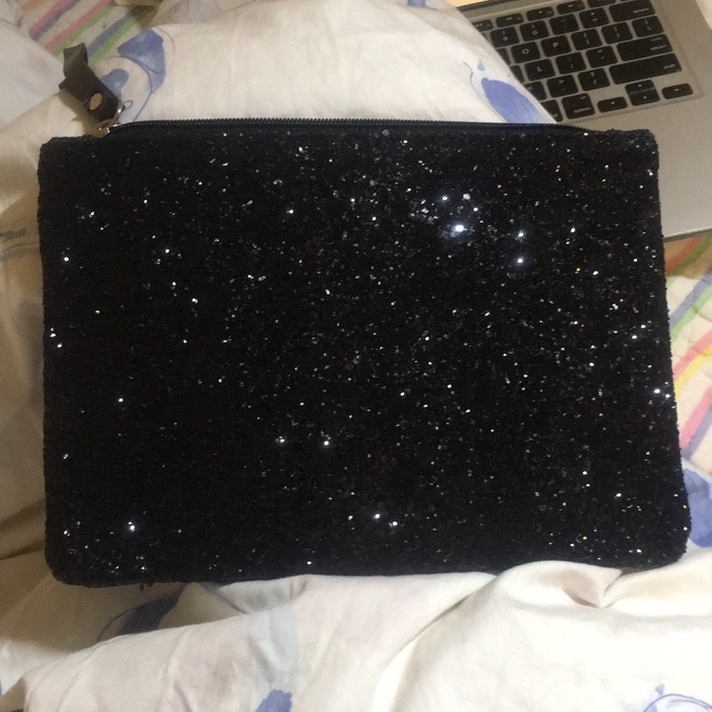 Sparkling Clutch